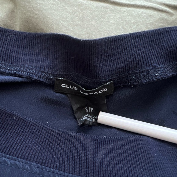 Club Monaco Silk pullover navy raglan sleeves - Picture 4 of 5